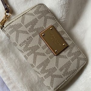 Micheal Kors Mini Wallet